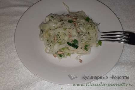 Салат из свежей капусты с семечками / витаминный салат из свежей капусты