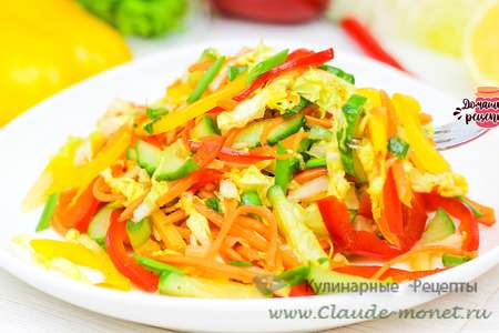 Хрустящий салат витаминка с пекинской капустой, огурцом и яркими перцами