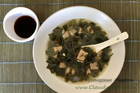 Корейский суп с вакаме «миёккук»