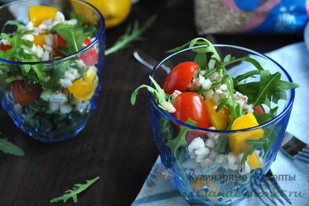 Легкий салат с рукколой,  перловкой и свежими овощами «настоящая жемчужинка»