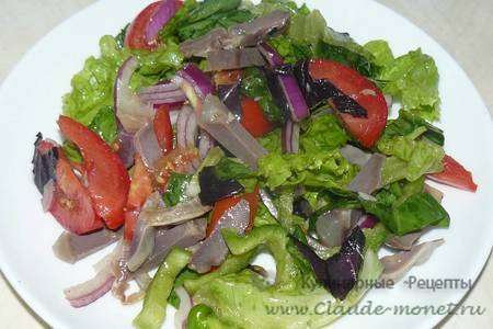 Летний салат с желудками