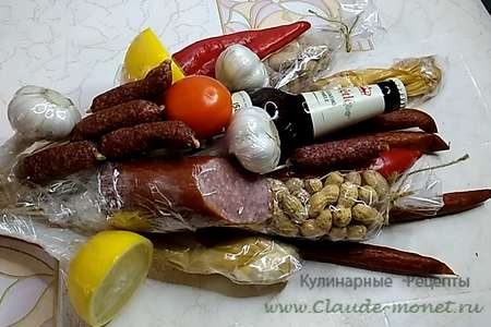 Съедобный мужской букет из колбасы в подарок на Новый год